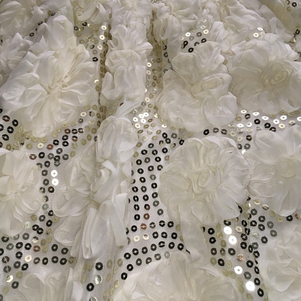 Floral and Sequin Formal Dress - Picture 5 of 8